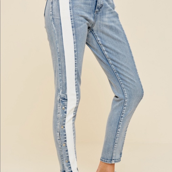 Jeans - Picture 3 of 5